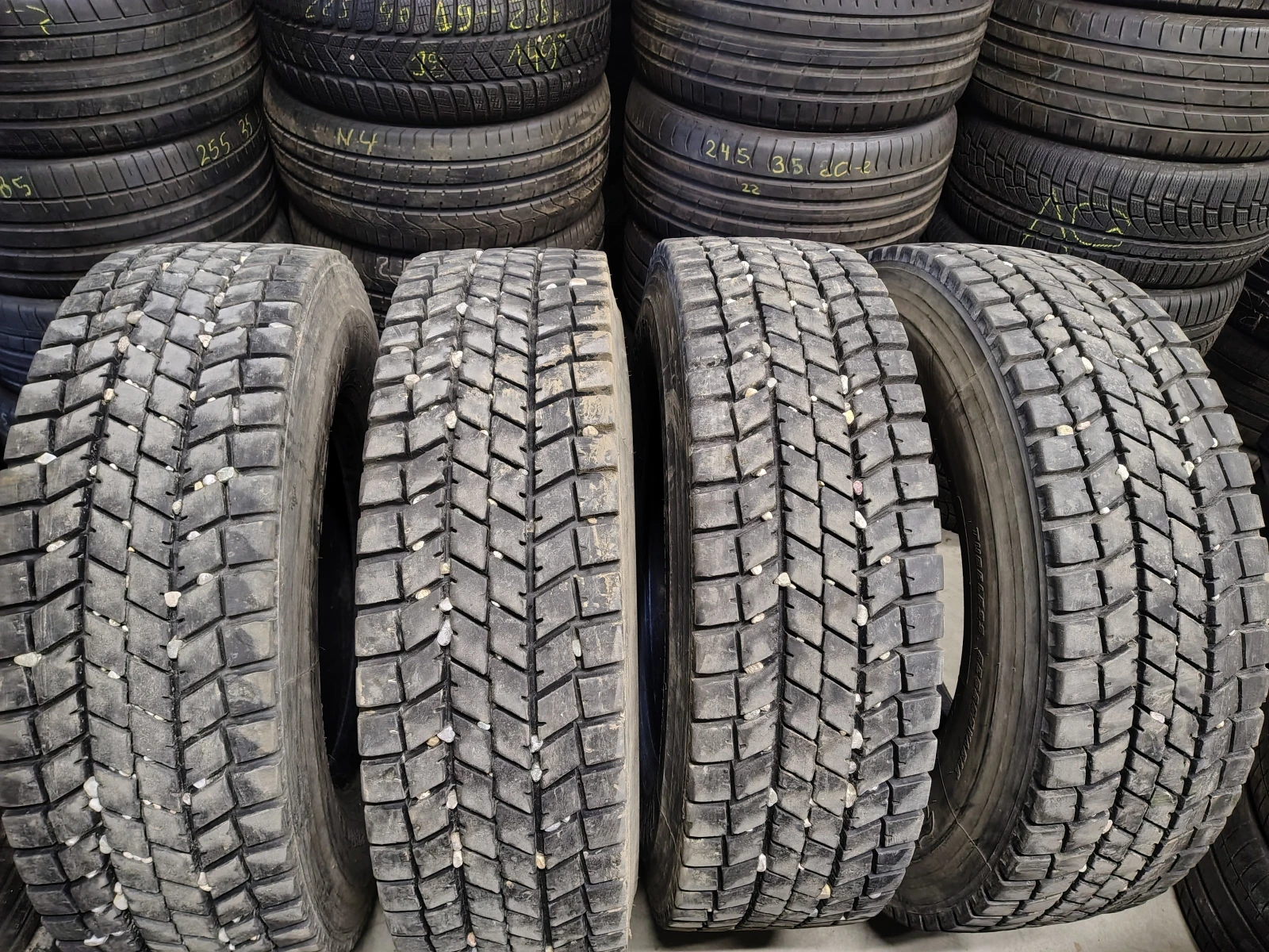 Гуми Всесезонни 295/80R22.5