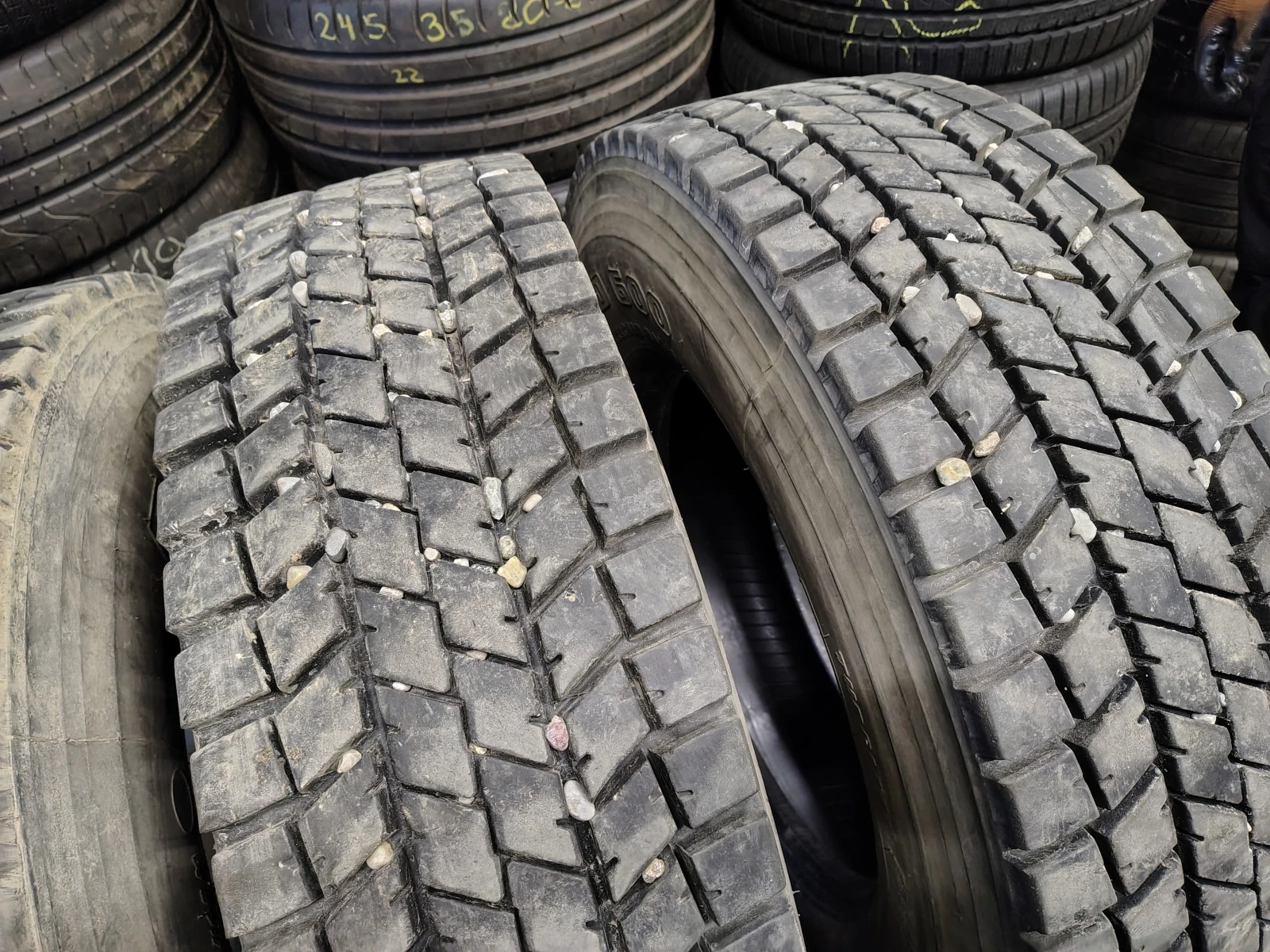 Гуми Всесезонни 295/80R22.5, снимка 3 - Гуми и джанти - 55841308