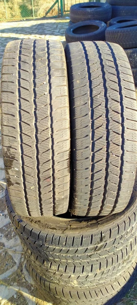 Гуми Зимни 215/60R17, снимка 2 - Гуми и джанти - 44053446