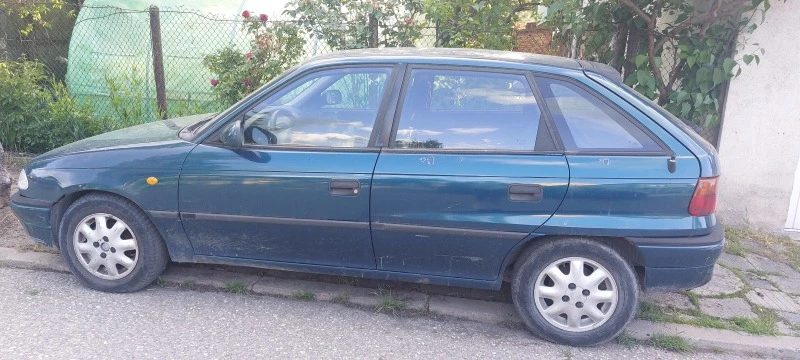 Opel Astra, снимка 1 - Автомобили и джипове - 47368912