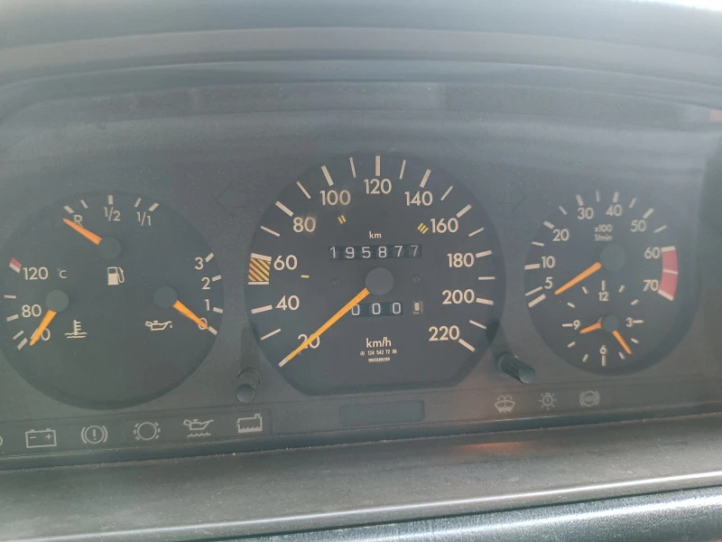 Mercedes-Benz E 200 w124, снимка 3 - Автомобили и джипове - 46098963