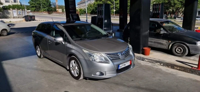 Toyota Avensis, снимка 16 - Автомобили и джипове - 46593720