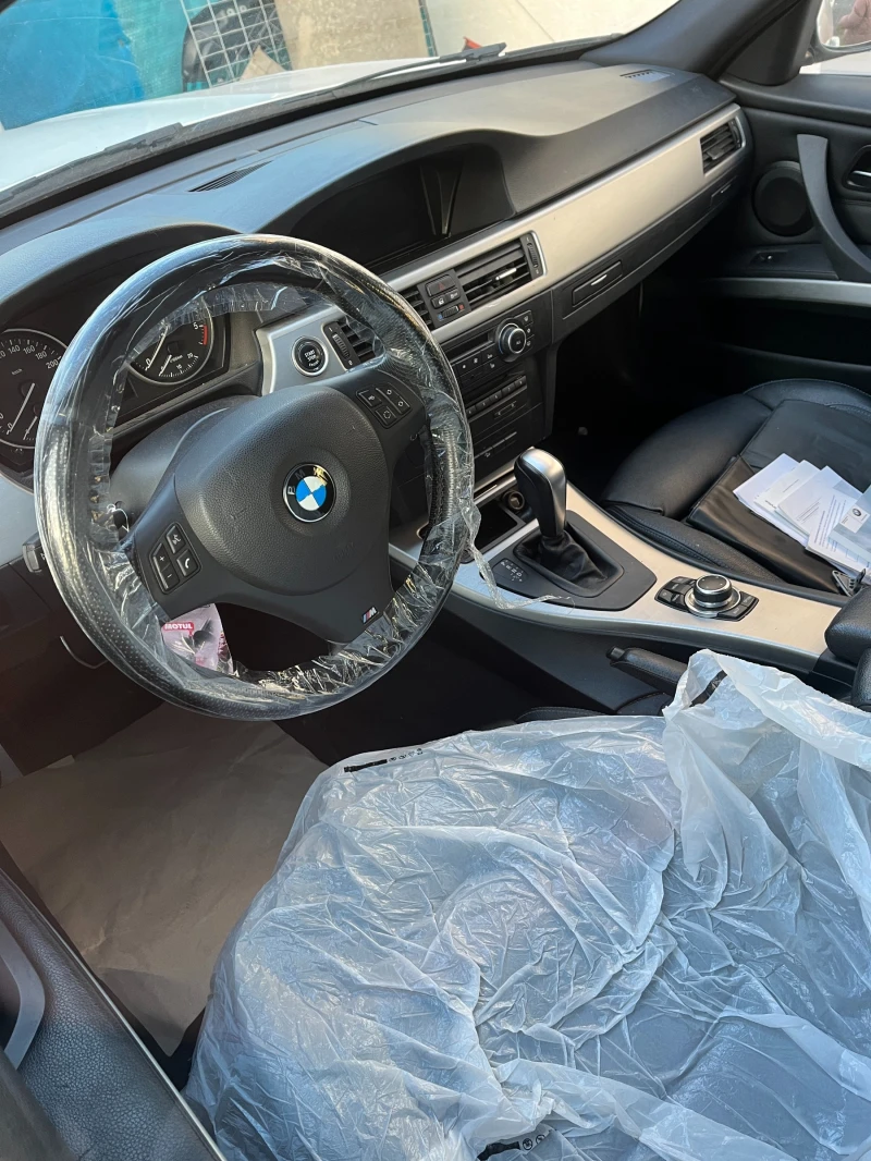 BMW 330 ///M Sport Edition, снимка 5 - Автомобили и джипове - 48161176