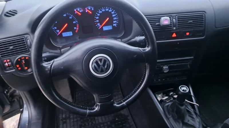 VW Golf 1.6 газ BRC, снимка 8 - Автомобили и джипове - 48367697