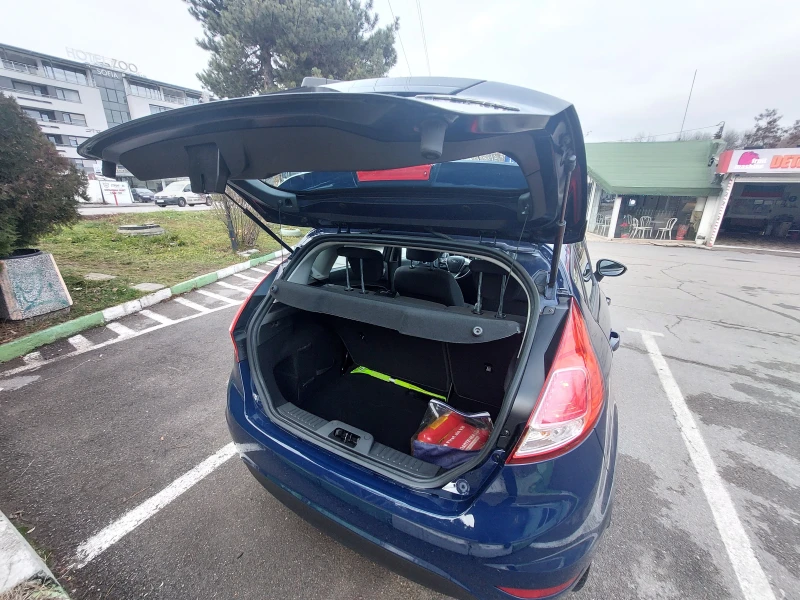 Ford Fiesta 1.25 бензин, снимка 11 - Автомобили и джипове - 48549434