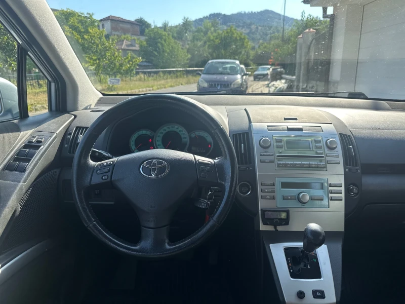Toyota Corolla verso 1.8 VVT-I 6+ 1, снимка 9 - Автомобили и джипове - 52112583