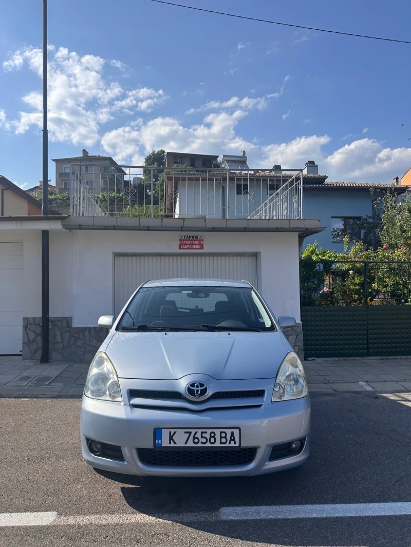 Toyota Corolla verso 1.8 VVT-I 6+ 1, снимка 8 - Автомобили и джипове - 52112583