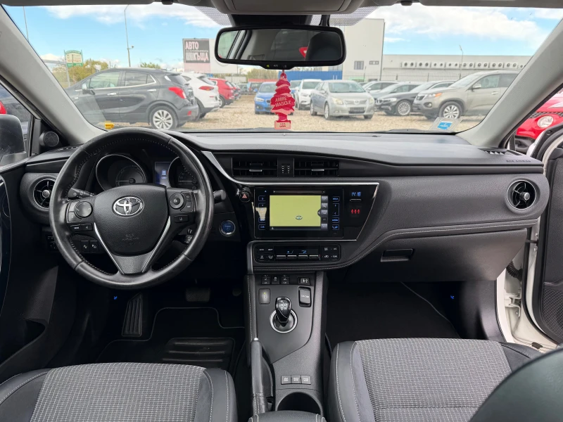 Toyota Auris 1.8 HYBRID(КАТО НОВА), снимка 15 - Автомобили и джипове - 52212135