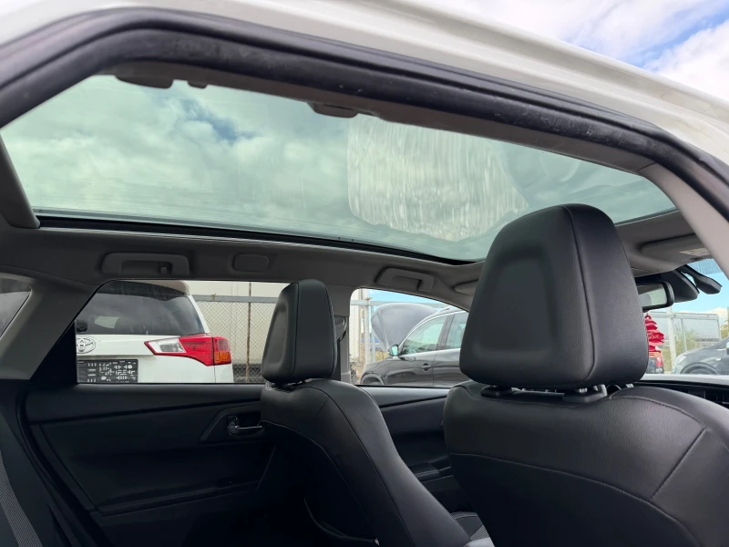Toyota Auris 1.8 HYBRID(КАТО НОВА), снимка 14 - Автомобили и джипове - 52212135
