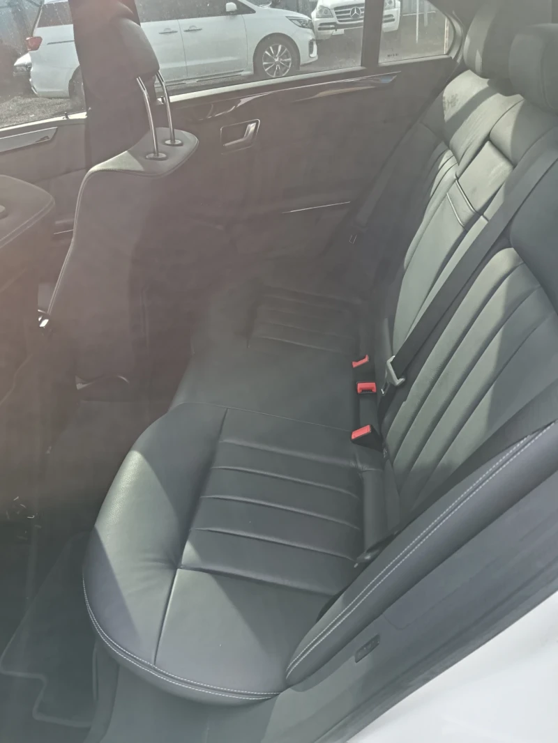 Mercedes-Benz E 220, снимка 9 - Автомобили и джипове - 52677972
