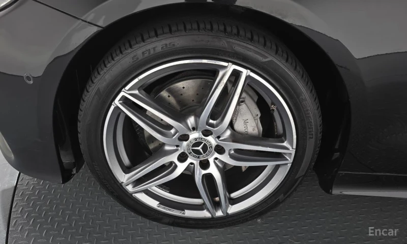 Mercedes-Benz E 220, снимка 5 - Автомобили и джипове - 53374020