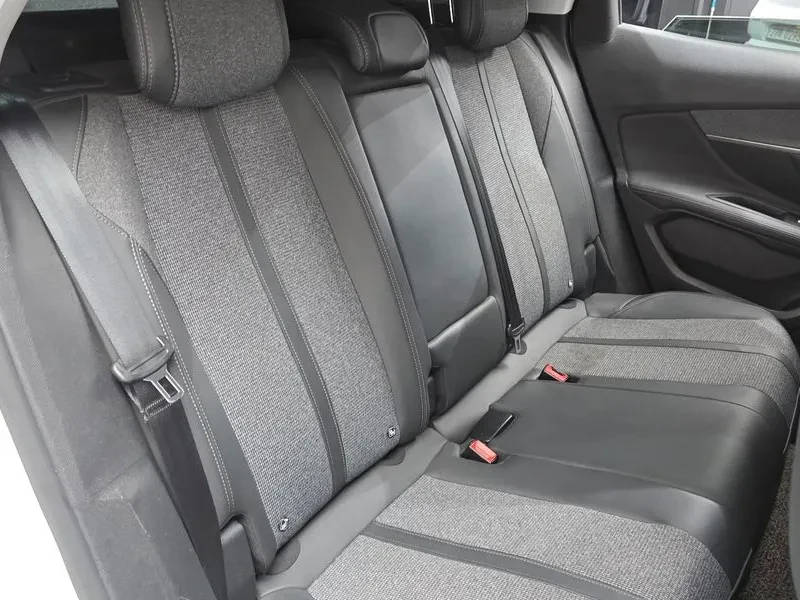 Peugeot 3008 1.6 BlueHDI, снимка 12 - Автомобили и джипове - 54298728