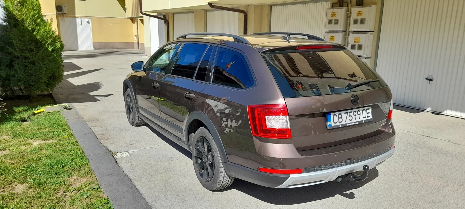 Skoda Octavia Scout 2.0 tdi 150к.с - изображение 7