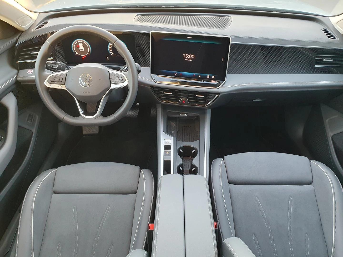 VW Passat 9 Business 1.5 eTSI DSG - изображение 6