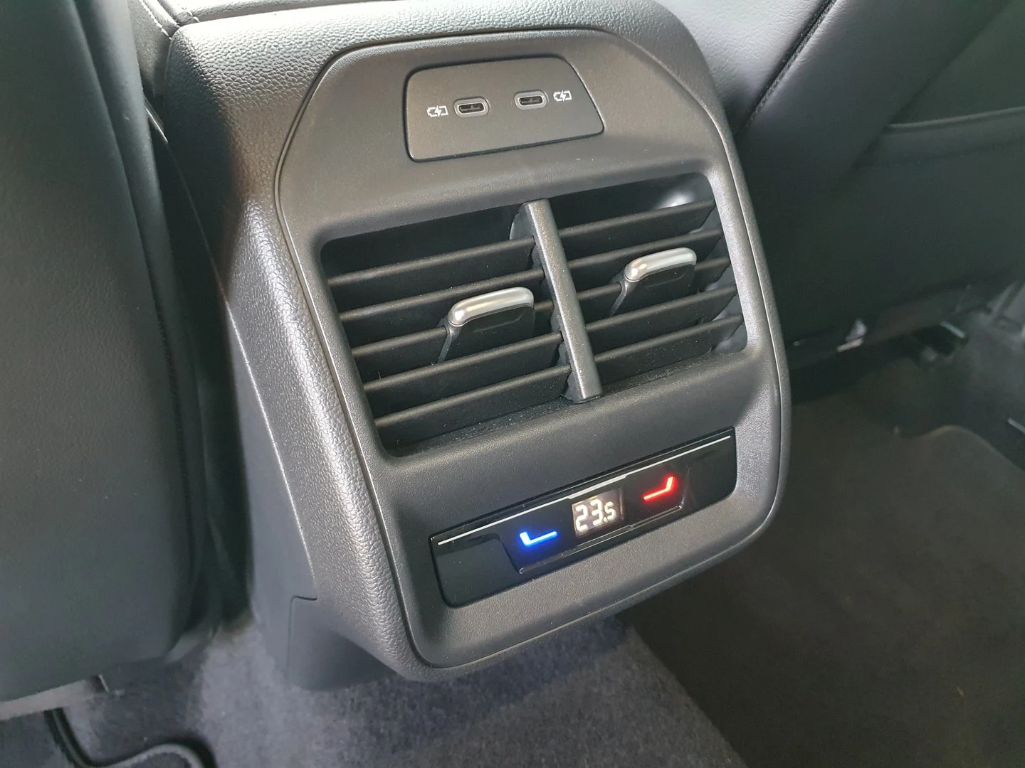 VW Passat 9 Business 1.5 eTSI DSG - изображение 8
