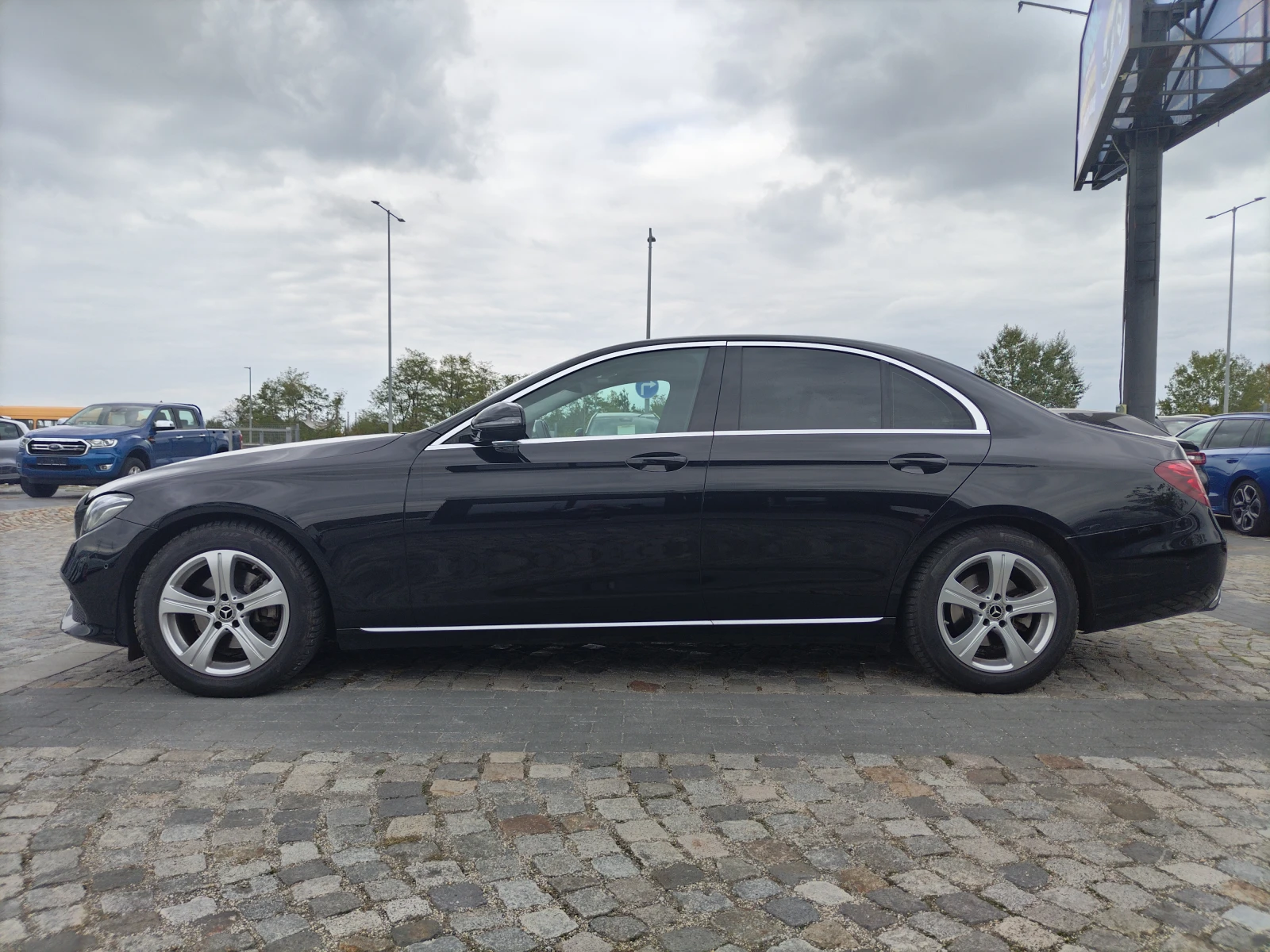 Mercedes-Benz E 220 Avangarde 9G - изображение 4