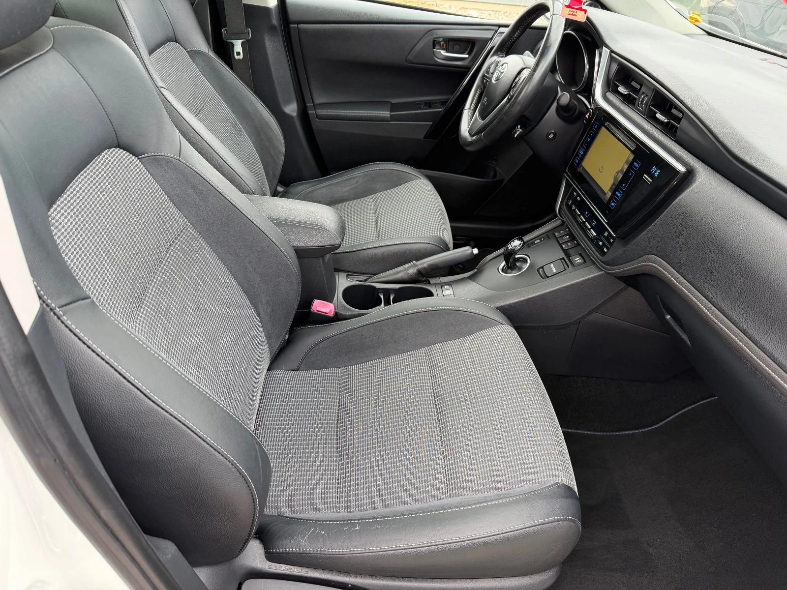 Toyota Auris 1.8 HYBRID( ) | Mobile.bg   13