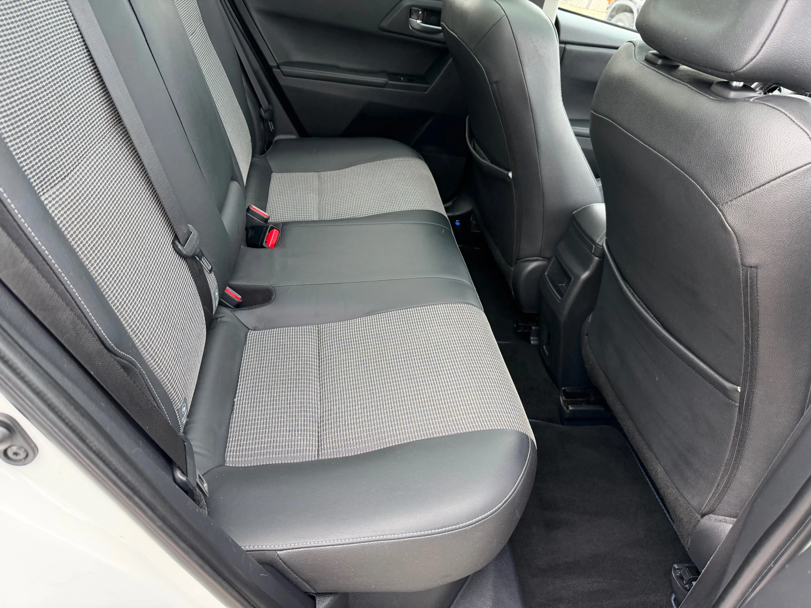 Toyota Auris 1.8 HYBRID( ) | Mobile.bg   16