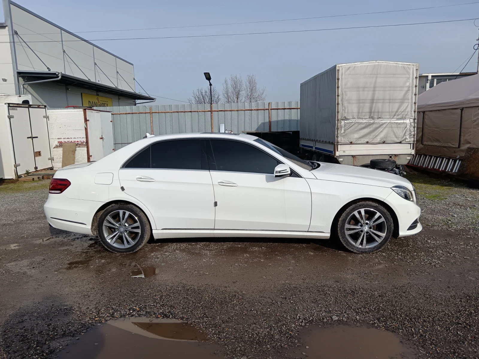 Mercedes-Benz E 220  - изображение 3