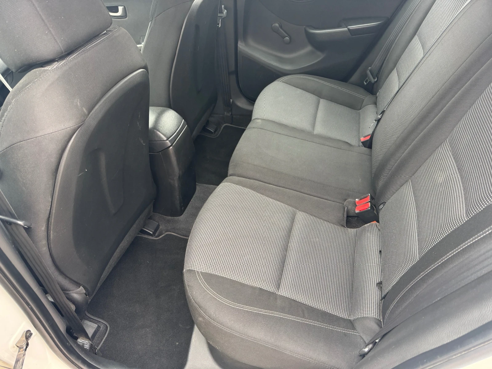 Hyundai I30 1600-110 кс crdi feis - изображение 10