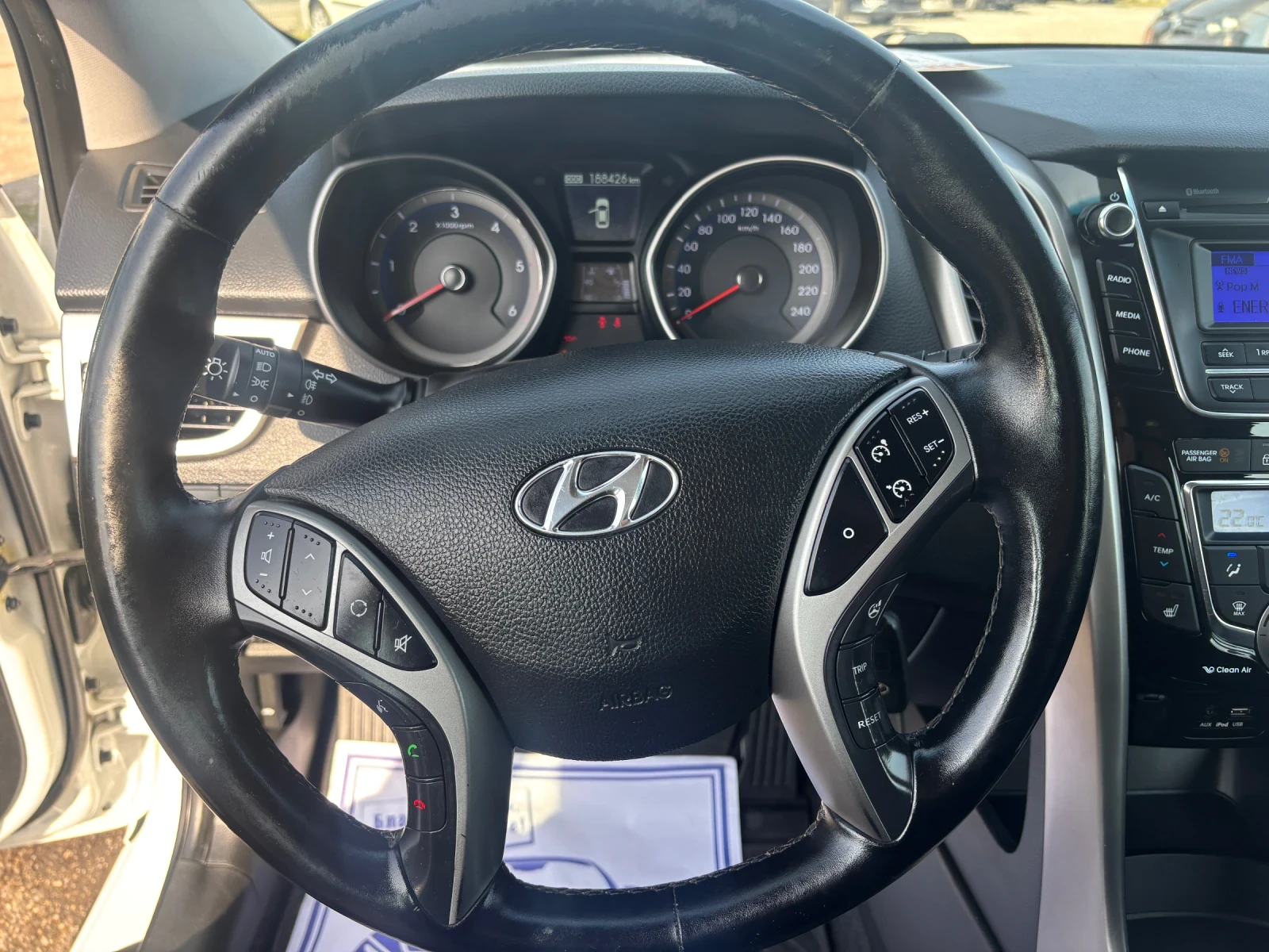 Hyundai I30 2016+ ЛЕД+ Н.ГУМИ+ 1.4D+ 6ск+ З.ГУМИ+ С.ИСТОРИЯ, снимка 9 - Автомобили и джипове - 53734242