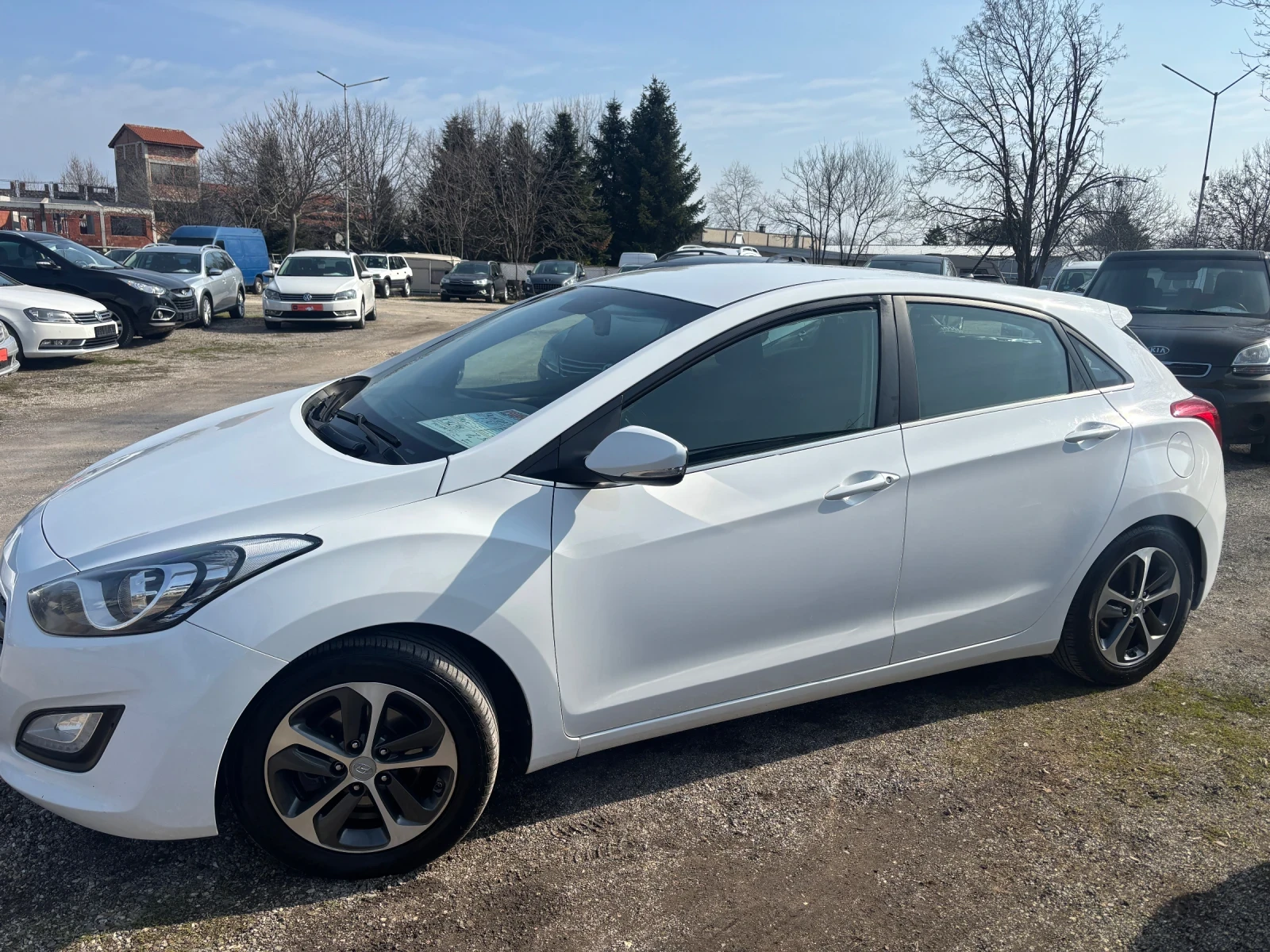 Hyundai I30 2016+ ЛЕД+ Н.ГУМИ+ 1.4D+ 6ск+ З.ГУМИ+ С.ИСТОРИЯ, снимка 6 - Автомобили и джипове - 53734242