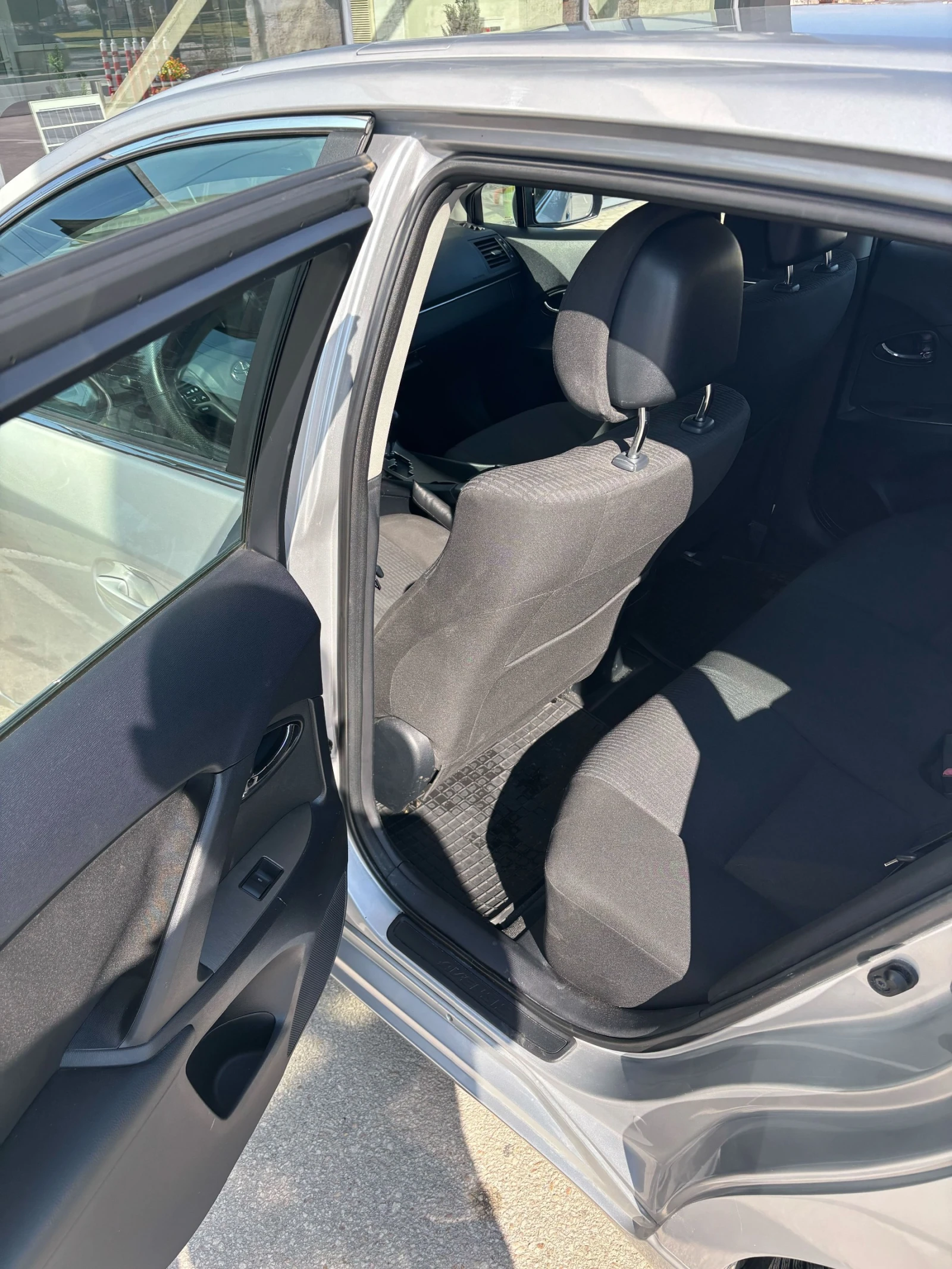 Toyota Avensis T27 2.2 D-CAT Automatic, снимка 8 - Автомобили и джипове - 53738032