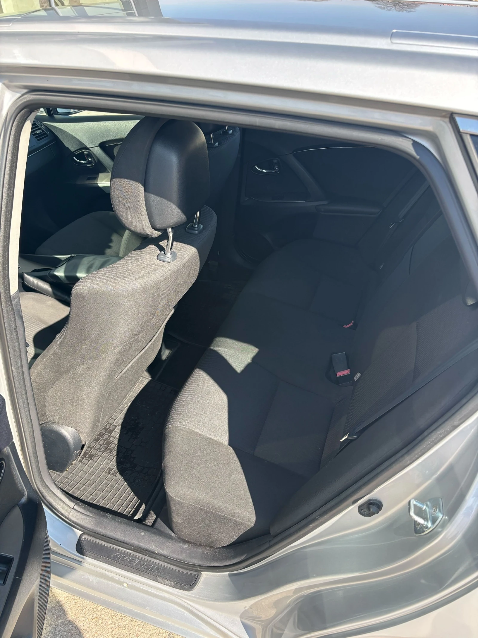 Toyota Avensis T27 2.2 D-CAT Automatic, снимка 7 - Автомобили и джипове - 53738032