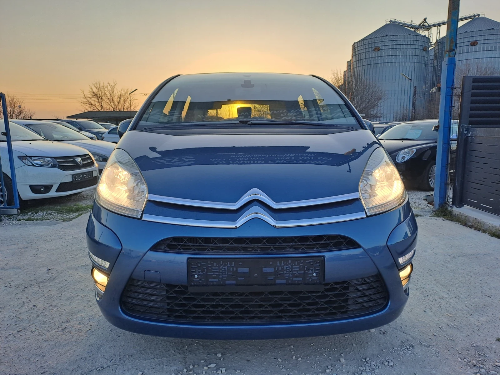 Citroen C4 Picasso 1, 6HDI, 112кс, ЕВРО5В, 6ск, снимка 2 - Автомобили и джипове - 53863715