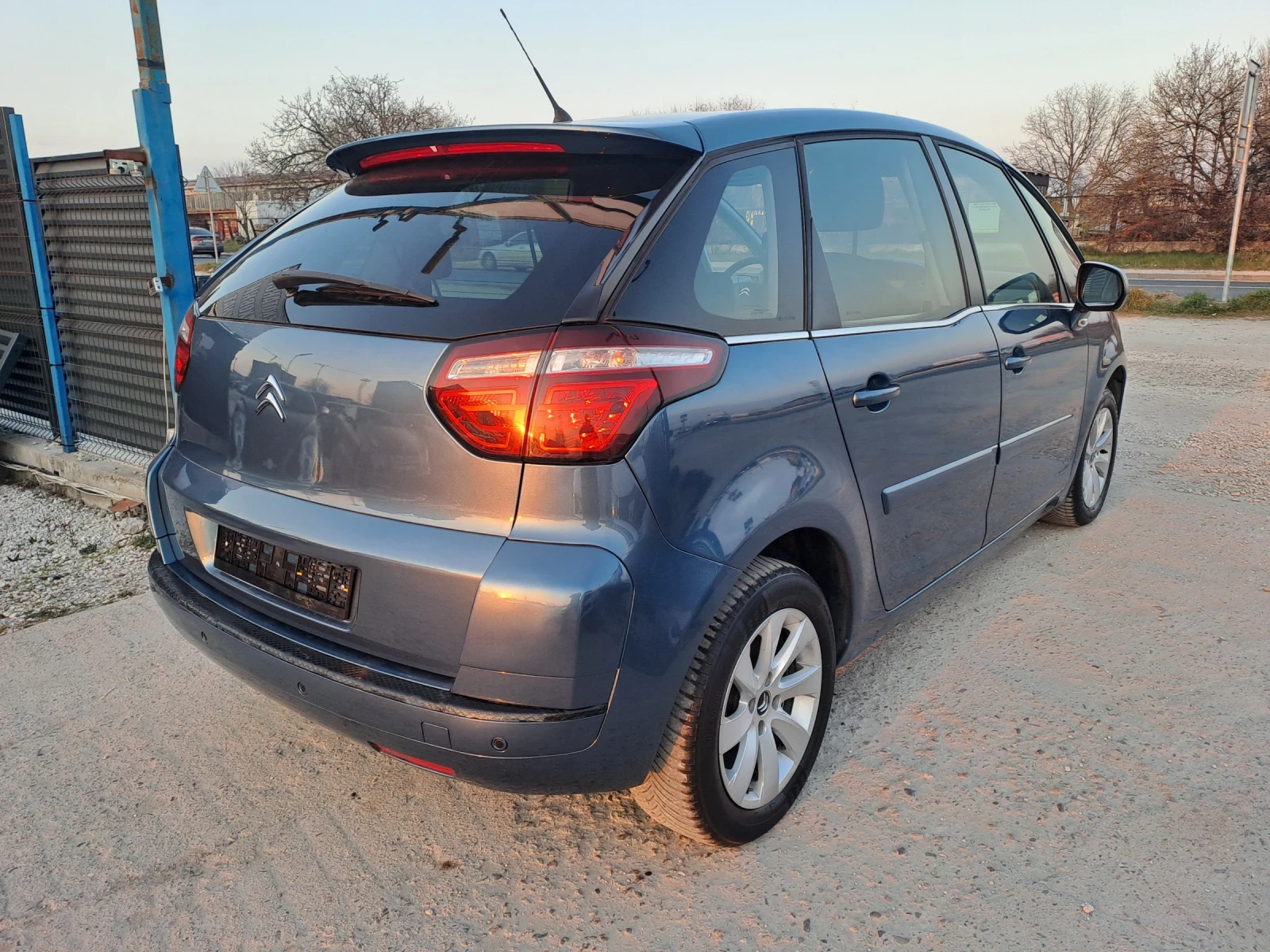Citroen C4 Picasso 1, 6HDI, 112кс, ЕВРО5В, 6ск, снимка 5 - Автомобили и джипове - 53863715