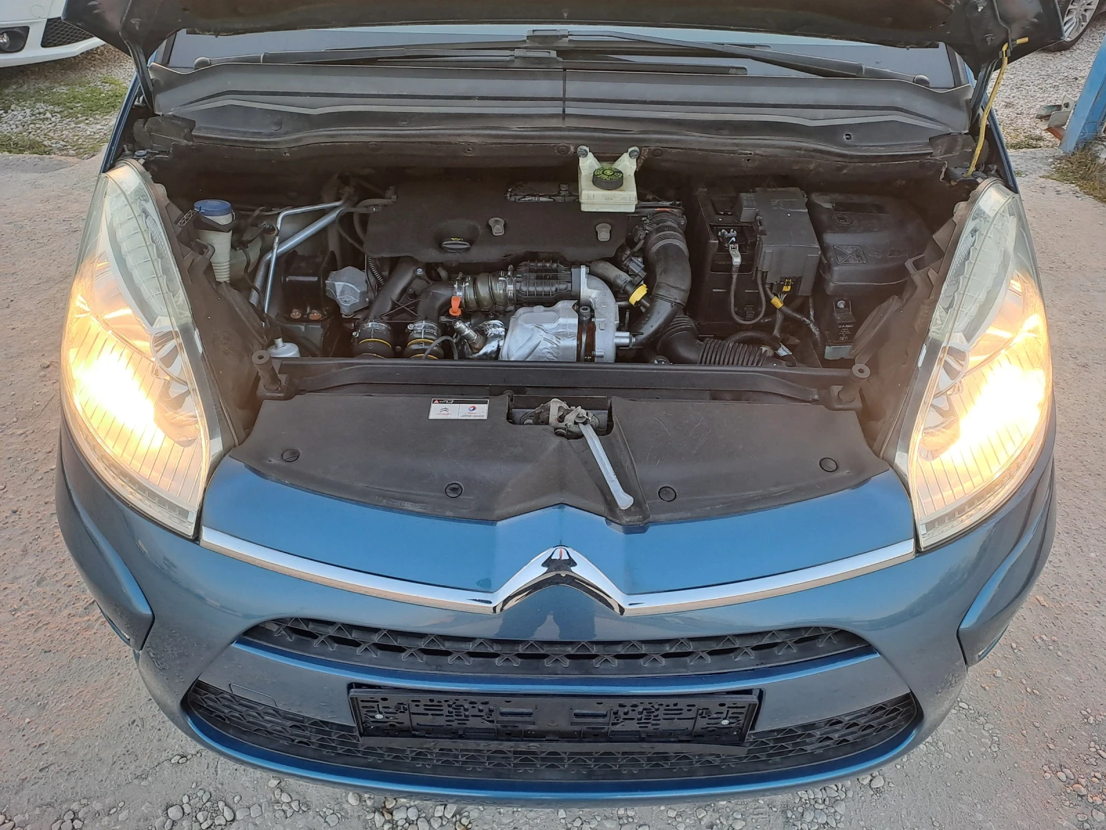 Citroen C4 Picasso 1, 6HDI, 112кс, ЕВРО5В, 6ск, снимка 17 - Автомобили и джипове - 53863715