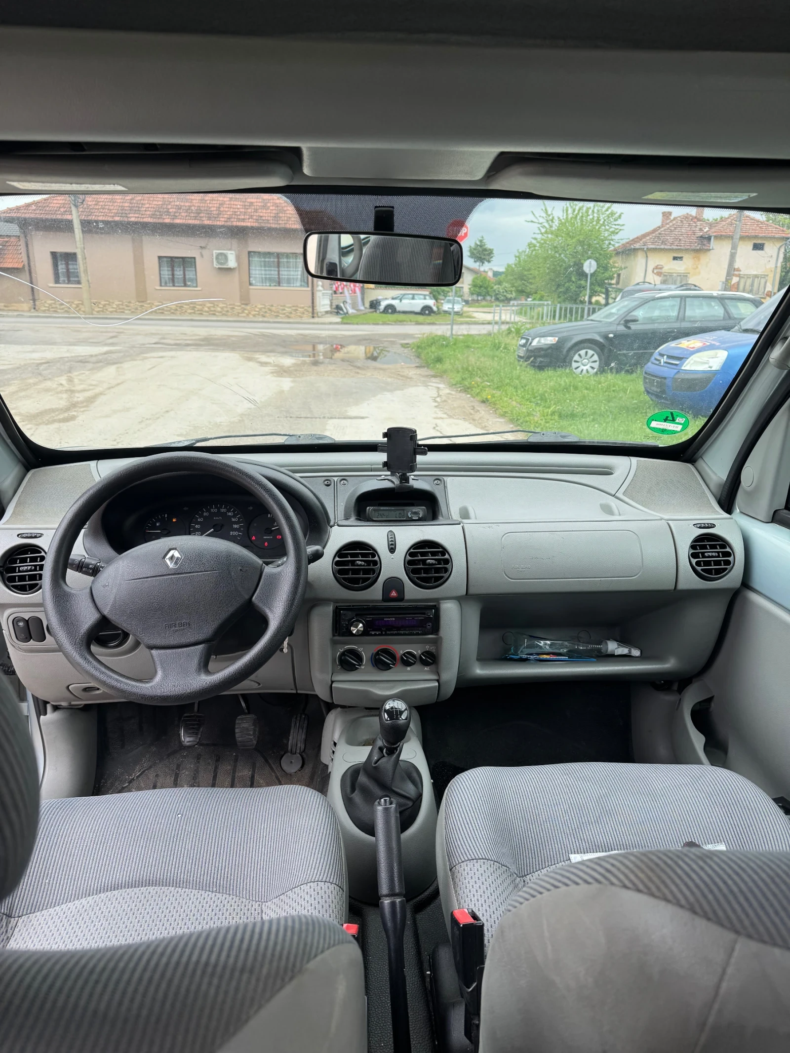 Renault Kangoo 1.2i, снимка 7 - Автомобили и джипове - 54585872