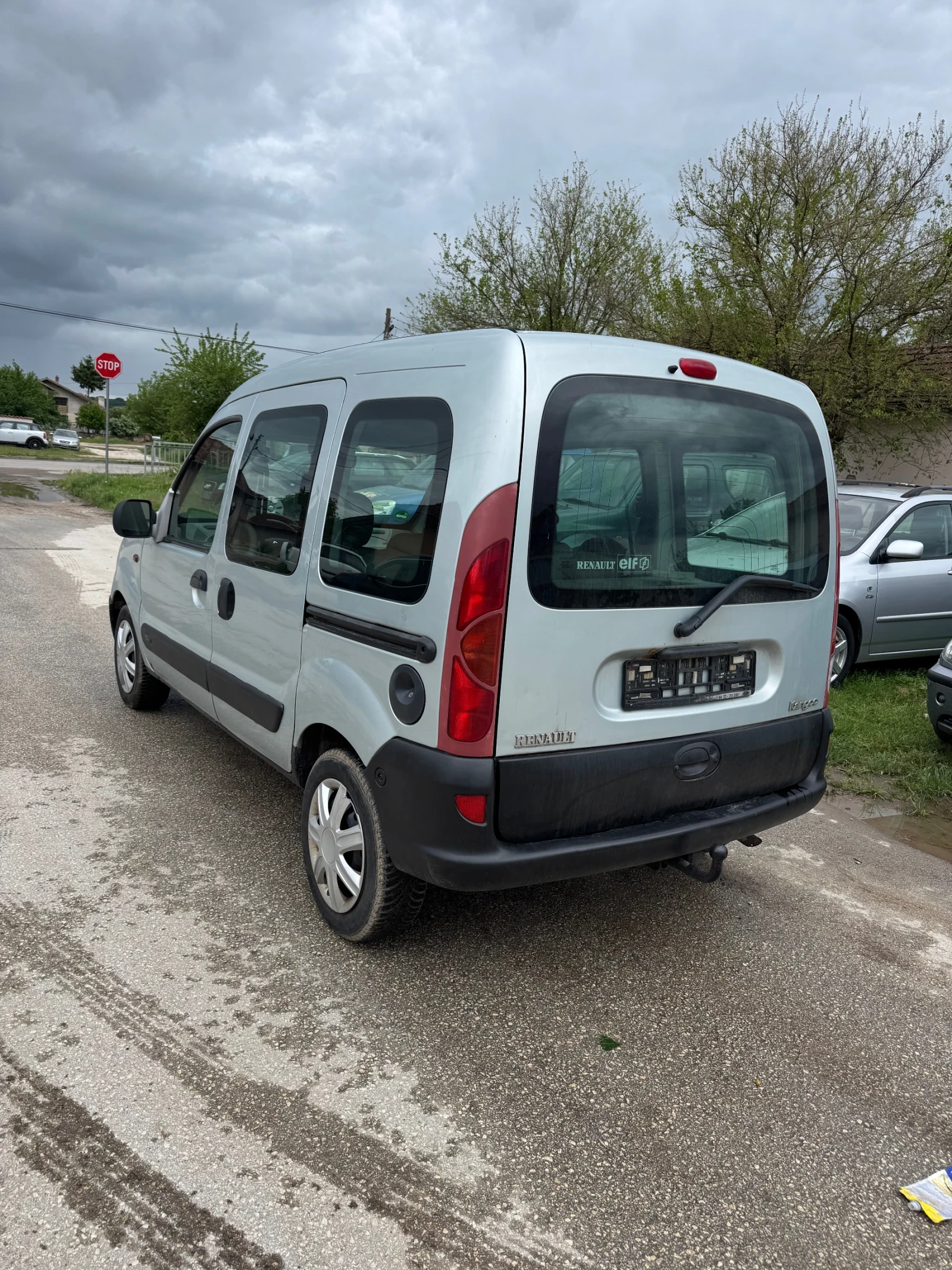 Renault Kangoo 1.2i, снимка 3 - Автомобили и джипове - 54585872