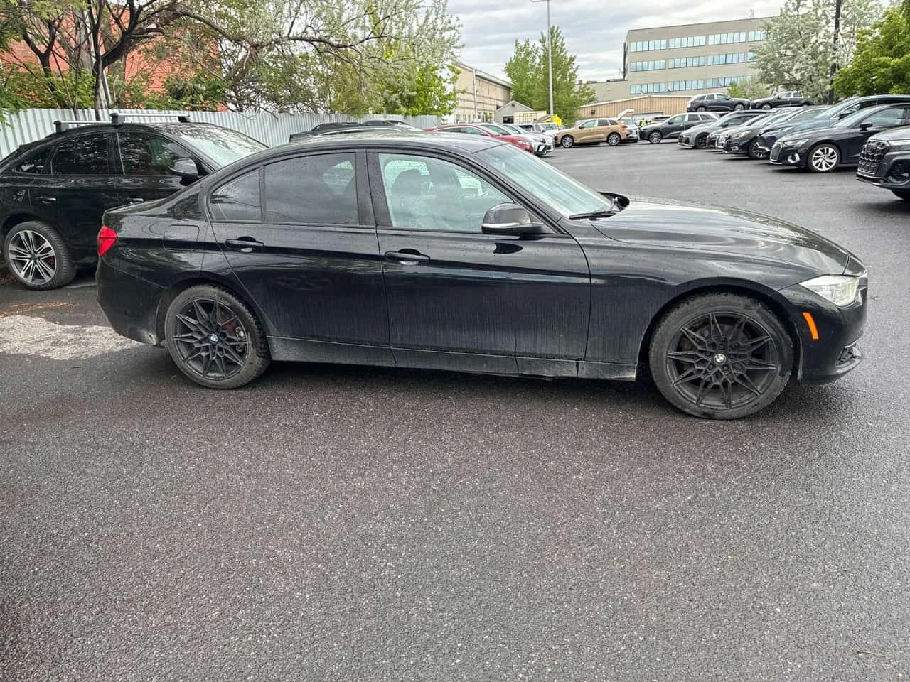 BMW 330 * xDrive * 2 КЛЮЧА * АВТОКРЕДИТ * ПОДГРЕВ, снимка 3 - Автомобили и джипове - 54719808