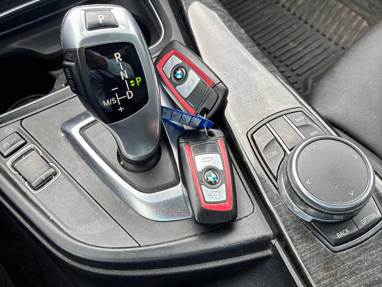 BMW 330 * xDrive * 2 КЛЮЧА * АВТОКРЕДИТ * ПОДГРЕВ, снимка 16 - Автомобили и джипове - 54719808