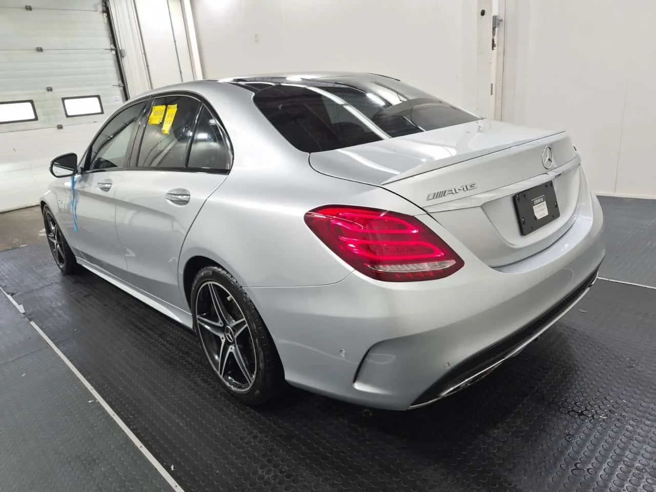 Mercedes-Benz C 43 AMG * CARFAX * БЕЗ ЗАБЕЛЕЖКА * АВТОКРЕДИТ * , снимка 4 - Автомобили и джипове - 54909640