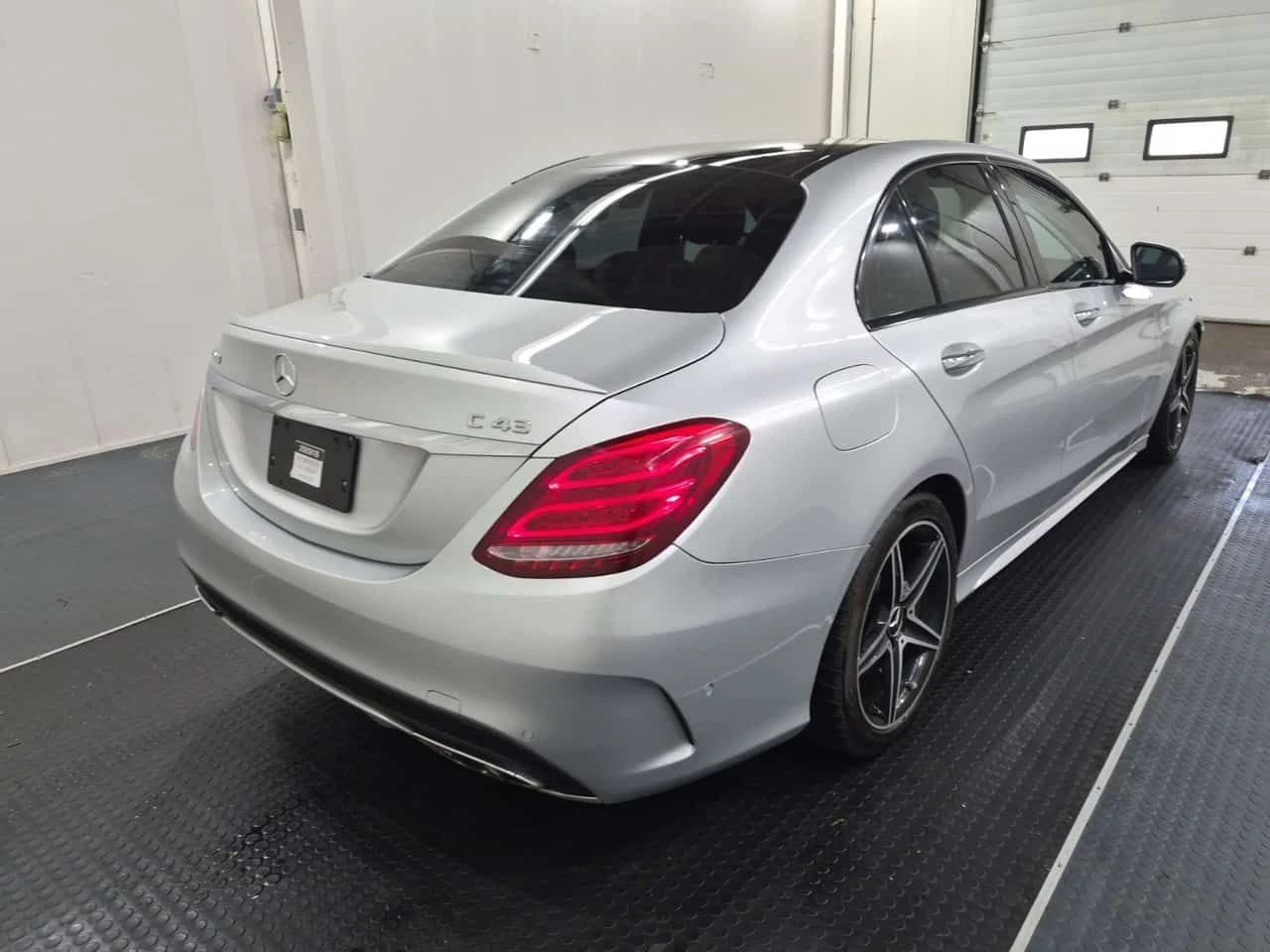 Mercedes-Benz C 43 AMG * CARFAX * БЕЗ ЗАБЕЛЕЖКА * АВТОКРЕДИТ * , снимка 2 - Автомобили и джипове - 54909640