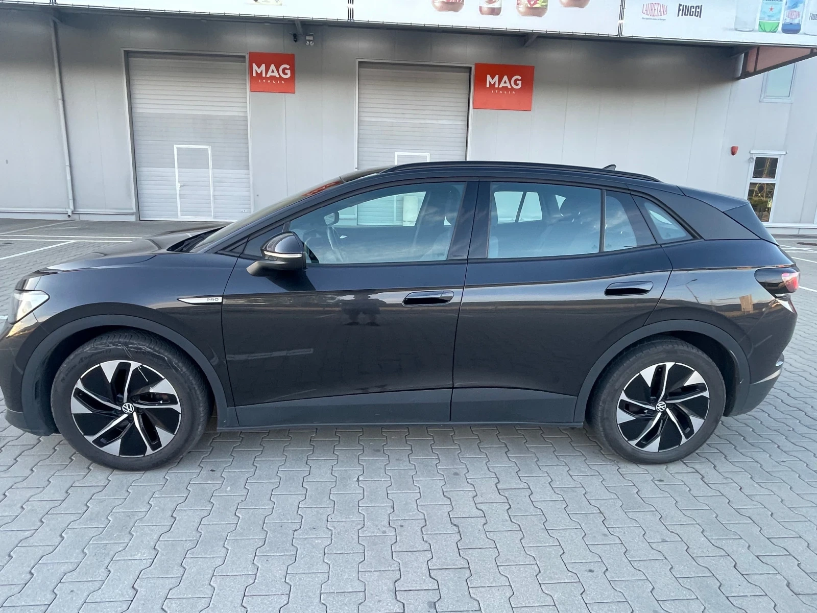 VW ID.4 PRO 150kw 82kwh налична в БГ, снимка 3 - Автомобили и джипове - 54933479