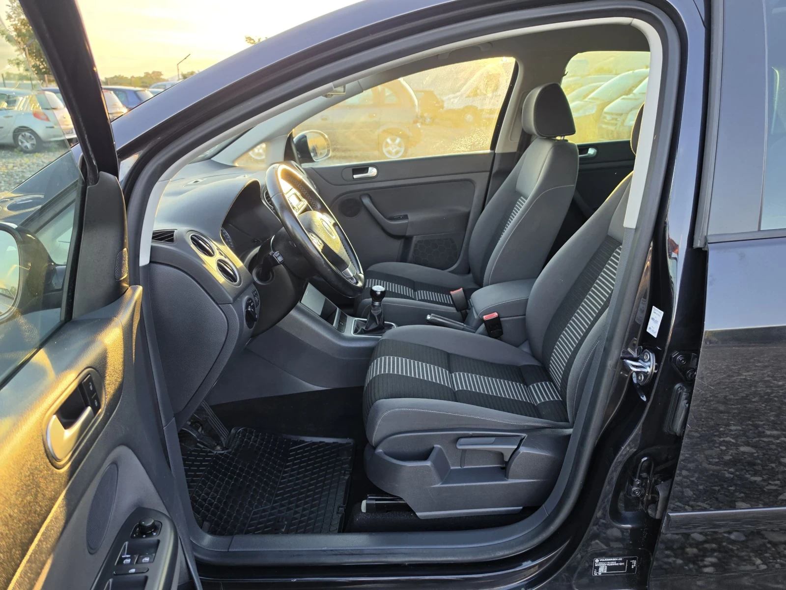 VW Golf Plus, снимка 11 - Автомобили и джипове - 54982499