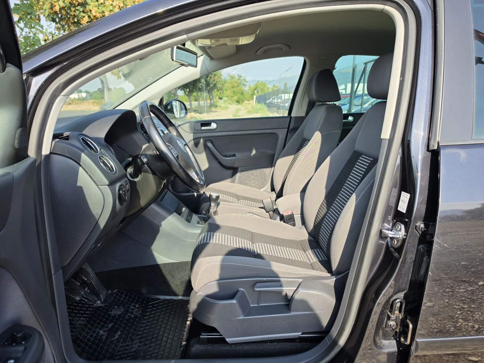 VW Golf Plus, снимка 11 - Автомобили и джипове - 54982499