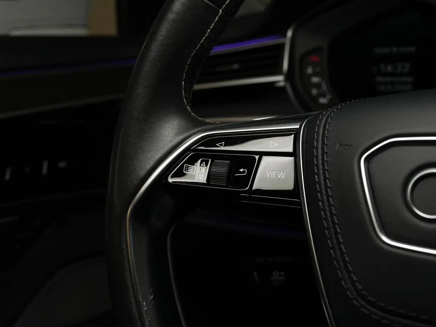 Audi S8 TECHNIK ЦЕНА ДО БЪЛГАРИЯ АВТОКРЕДИТ, снимка 10 - Автомобили и джипове - 55990300