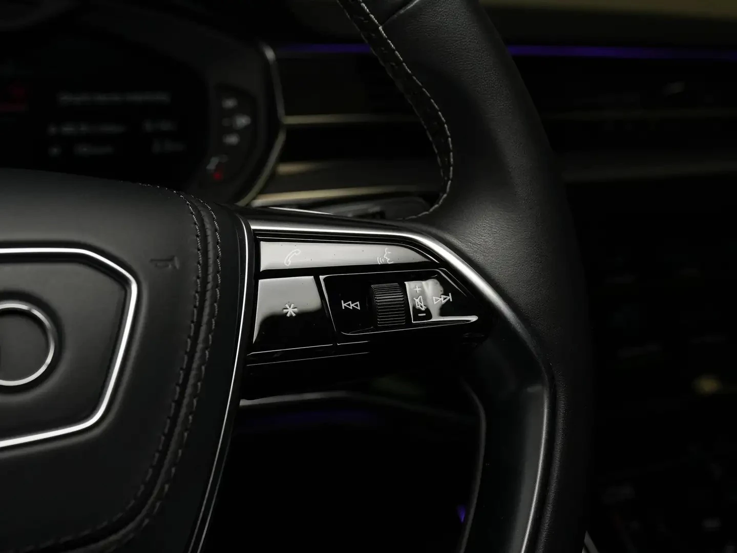 Audi S8 TECHNIK ЦЕНА ДО БЪЛГАРИЯ АВТОКРЕДИТ, снимка 11 - Автомобили и джипове - 55990300