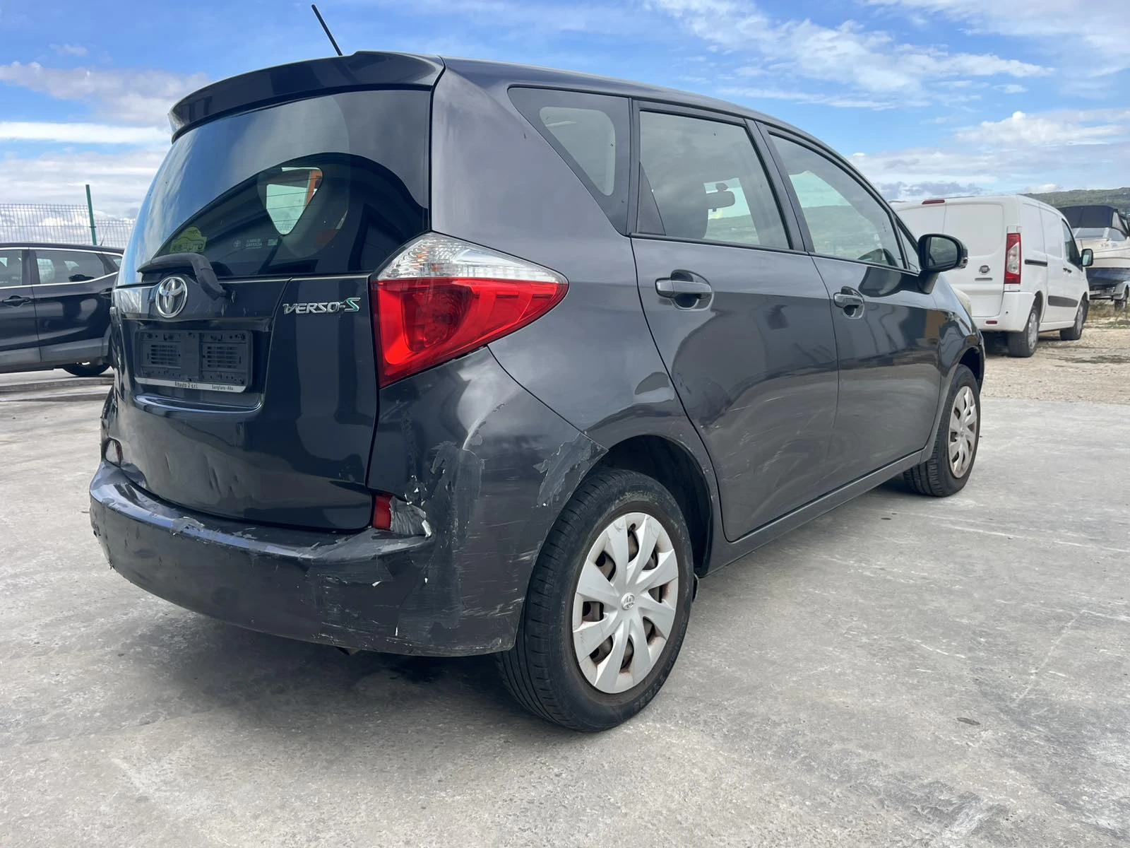 Toyota Verso S 1.4D4D 90к.с. 6-скорости, снимка 7 - Автомобили и джипове - 56194034