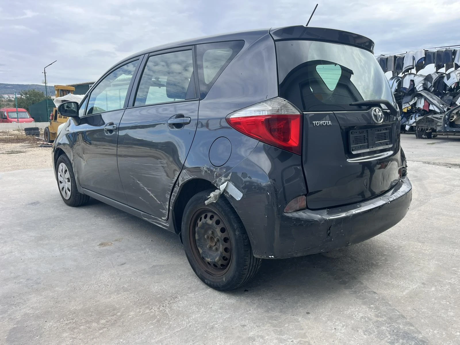 Toyota Verso S 1.4D4D 90к.с. 6-скорости, снимка 6 - Автомобили и джипове - 56194034