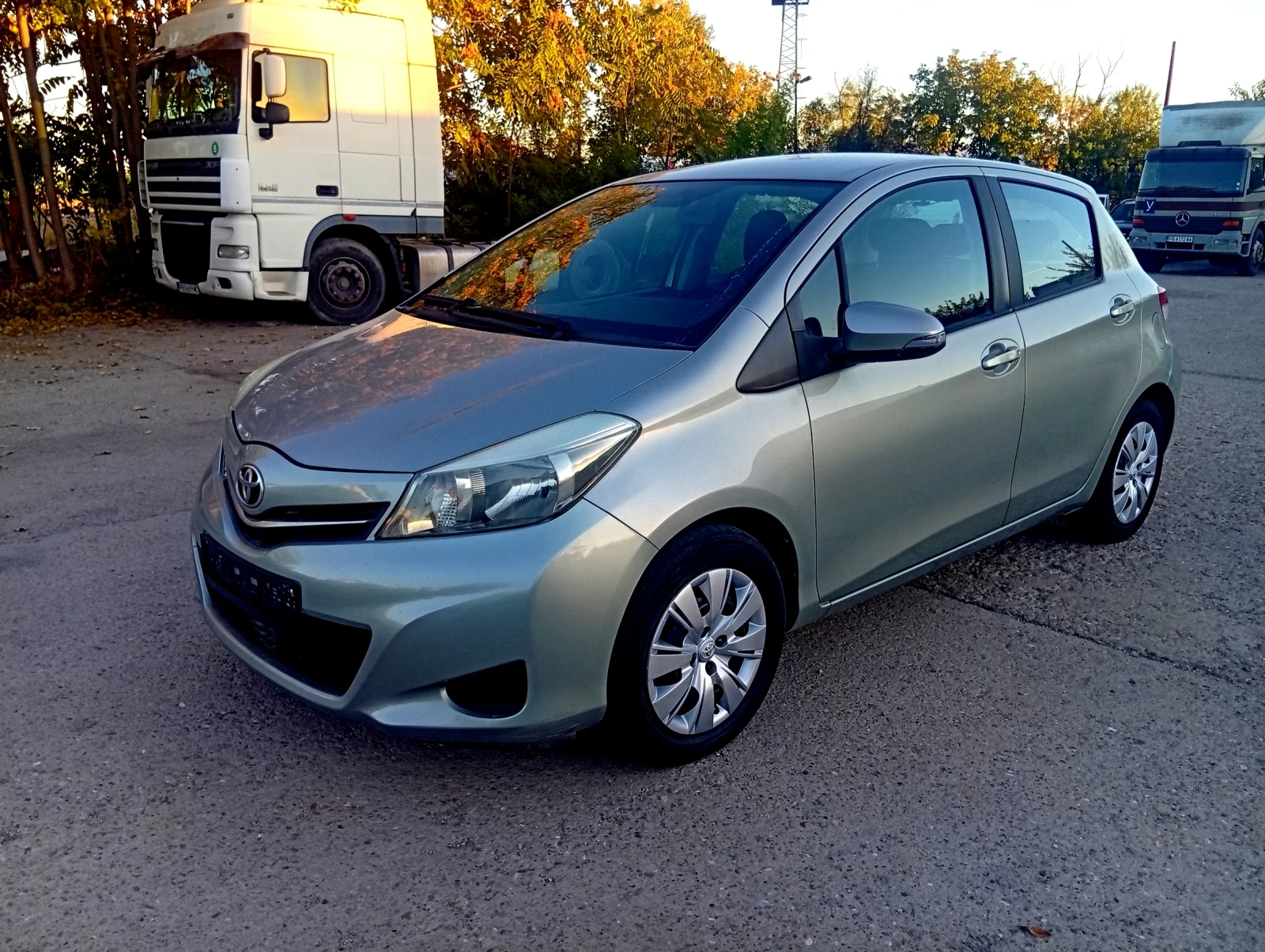 Toyota Yaris 1.3бензин нави