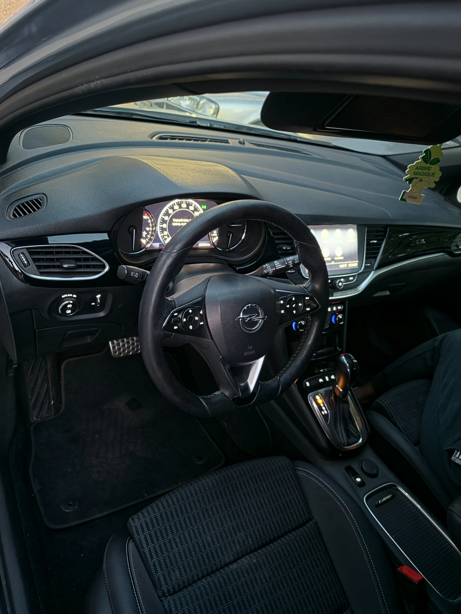 Opel Astra Facelift Full Led, снимка 15 - Автомобили и джипове - 56332920