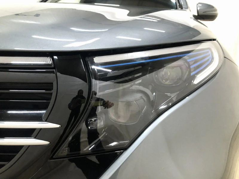 Mercedes-Benz EQC 400/4MATIC/AMG/408HP/DISTR/CAM/LED/NAVI/205E, снимка 5 - Автомобили и джипове - 50470269