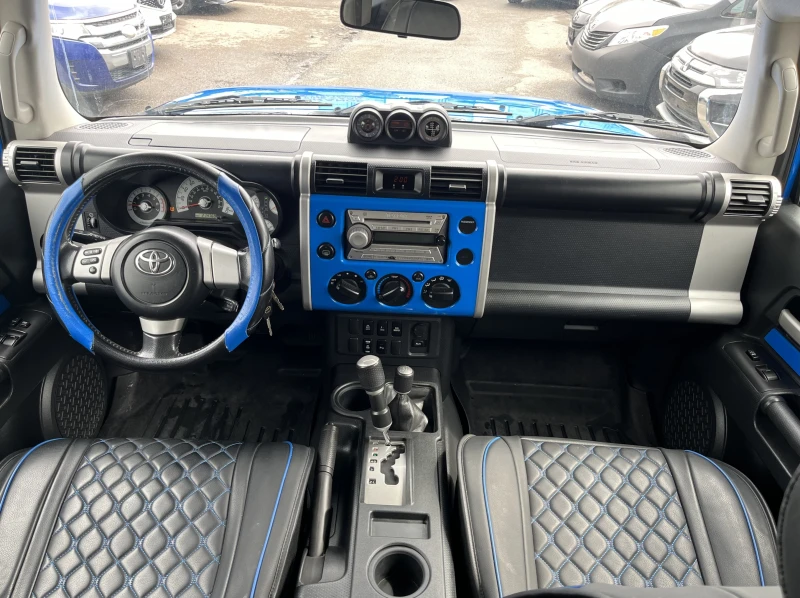 Toyota Fj cruiser C PACKAGE* AWD 4.0L V6* ТОП СЪСТОЯНИЕ, снимка 8 - Автомобили и джипове - 52283773