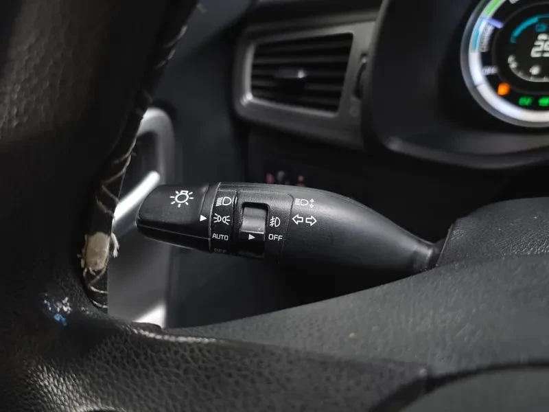 Kia Niro Luxury, снимка 17 - Автомобили и джипове - 55740145