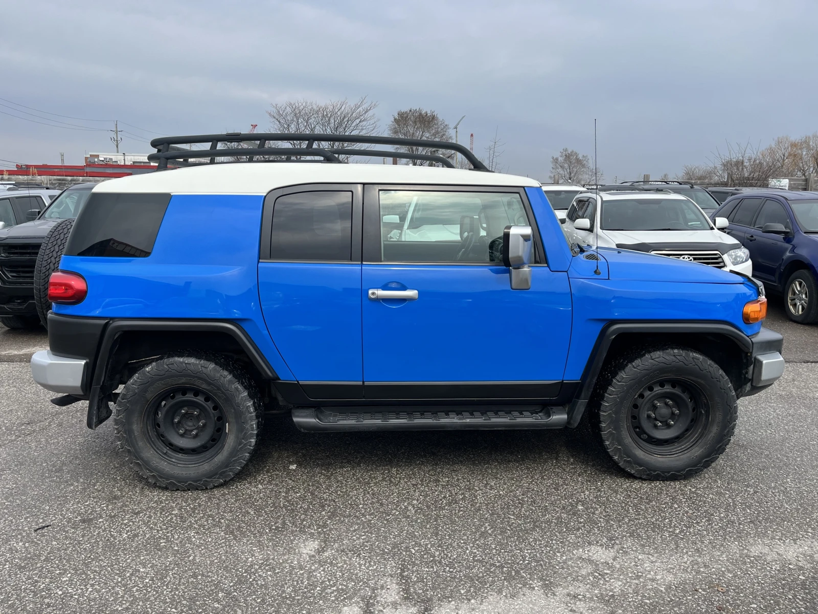Toyota Fj cruiser C PACKAGE* AWD 4.0L V6* ТОП СЪСТОЯНИЕ - изображение 5